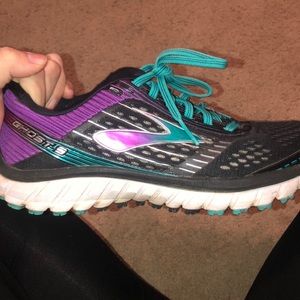 Women’s BROOKS ghost tennis shoes sz 8.5